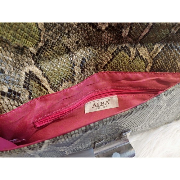 Faux snakeskin cross body purse - Picture 6 of 6